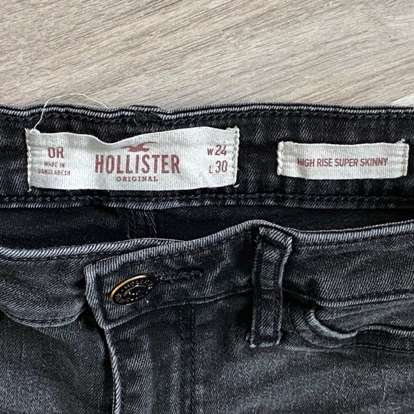 0R Hollister High Rise Super Skinny Black jeans Distressed W24 L30 - Picture 3 of 5